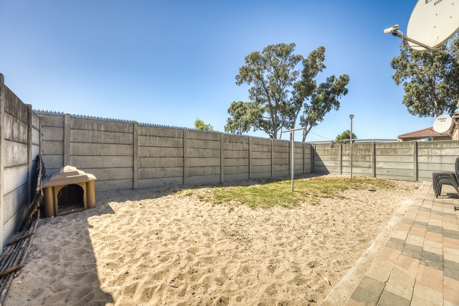 3 Bedroom Property for Sale in Vredelust Western Cape